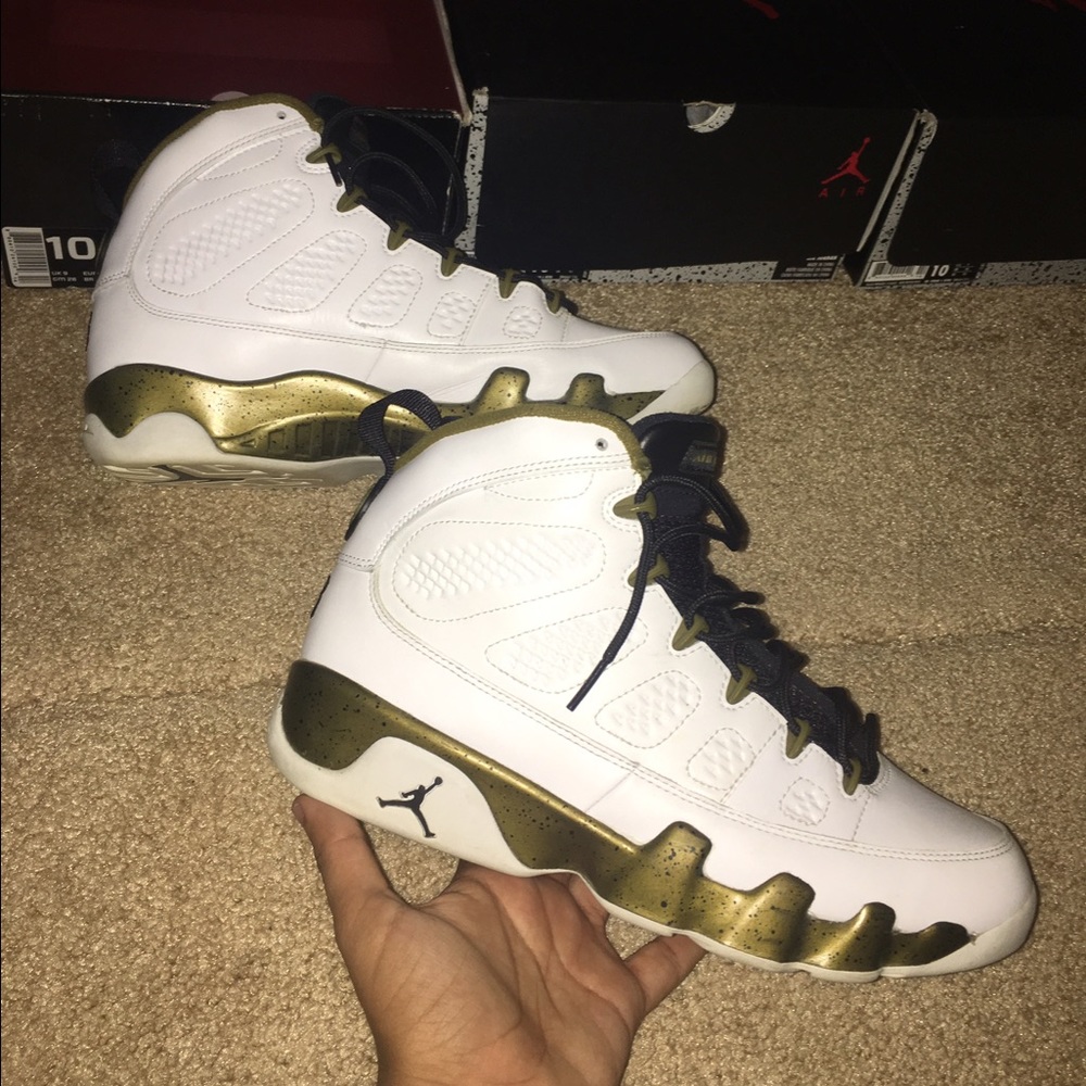 Militia (statue) 9's