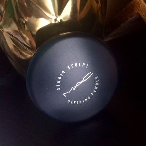 Mac studio sculpt defining powder