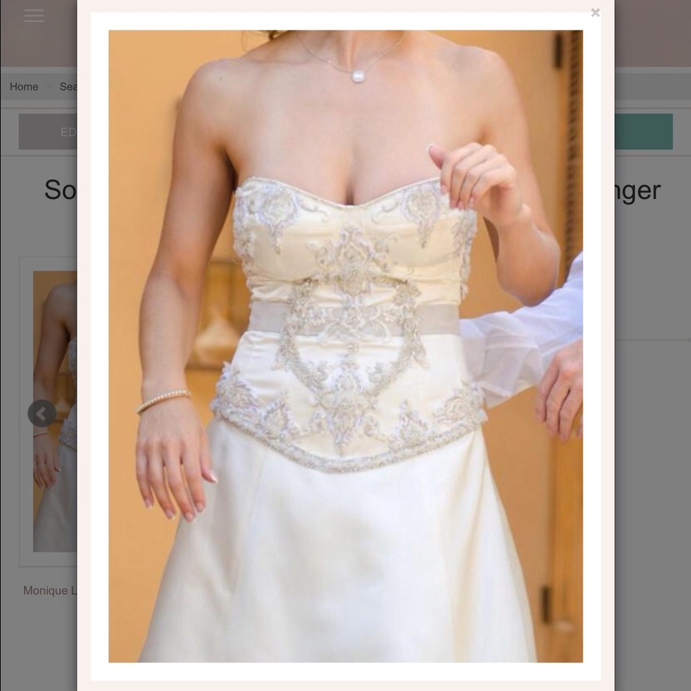 Monique lhuillier wedding gown size 2