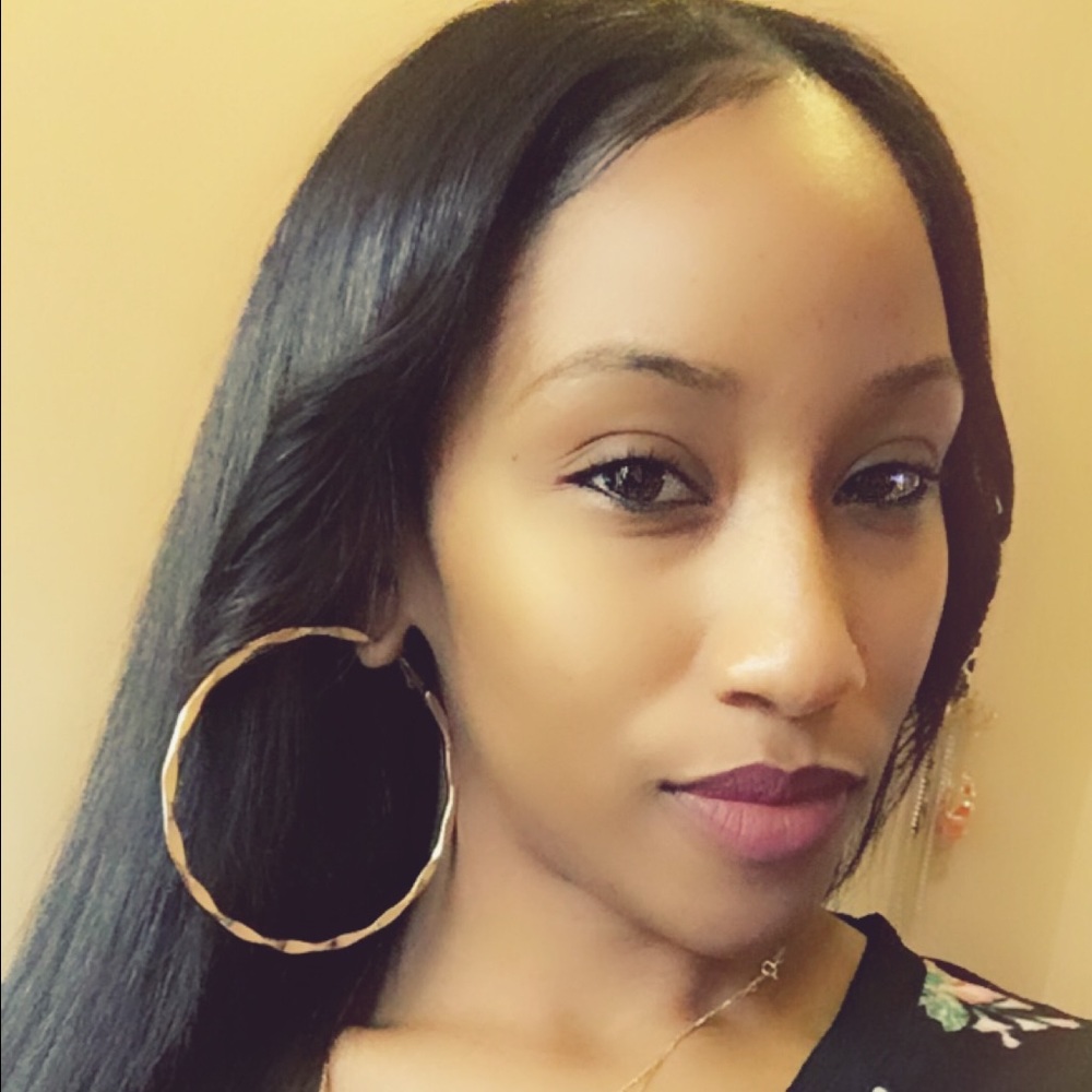 Meet your Posher, Laniece