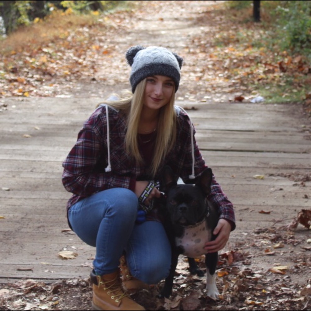 Meet your Posher, Ava