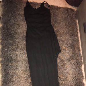 Maxi dress w/ leg slit