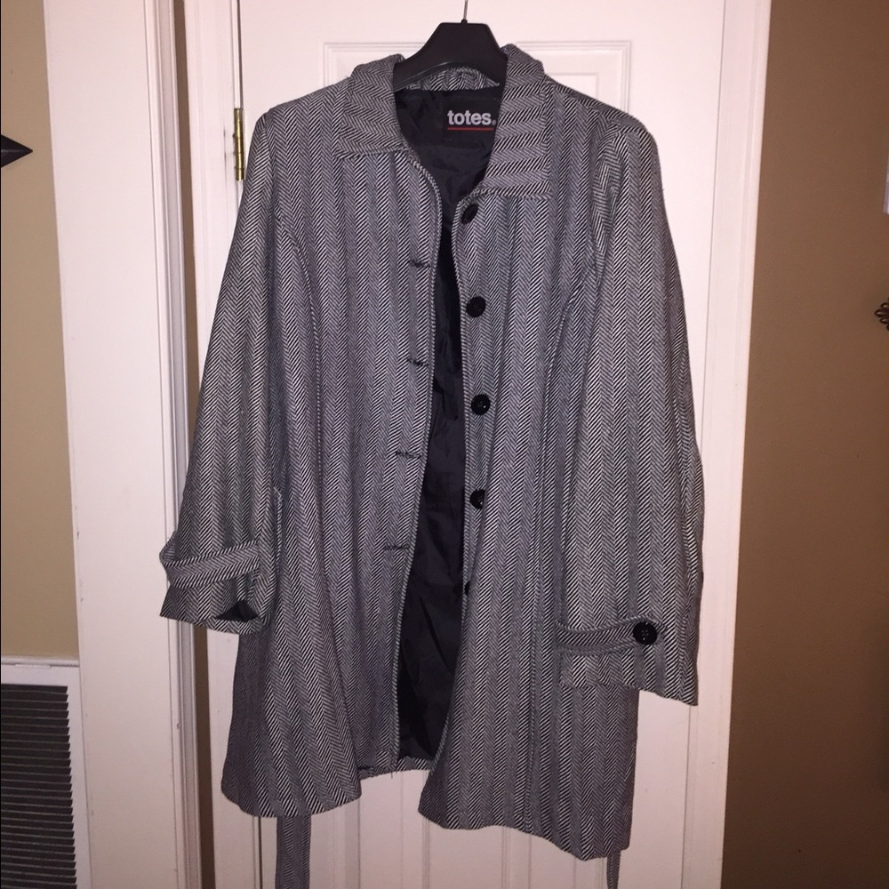 Totes Coat
