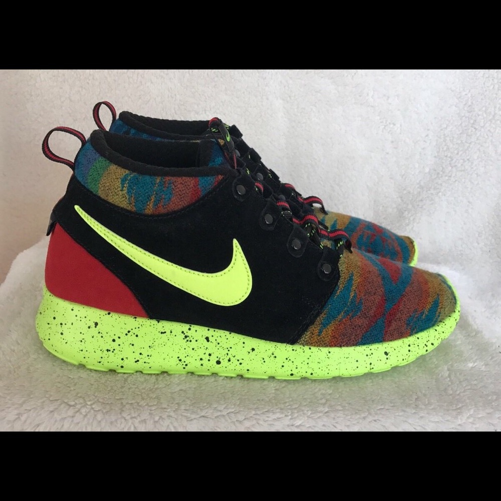 Nike Roshe One Mid Winter Pend Sneakers
