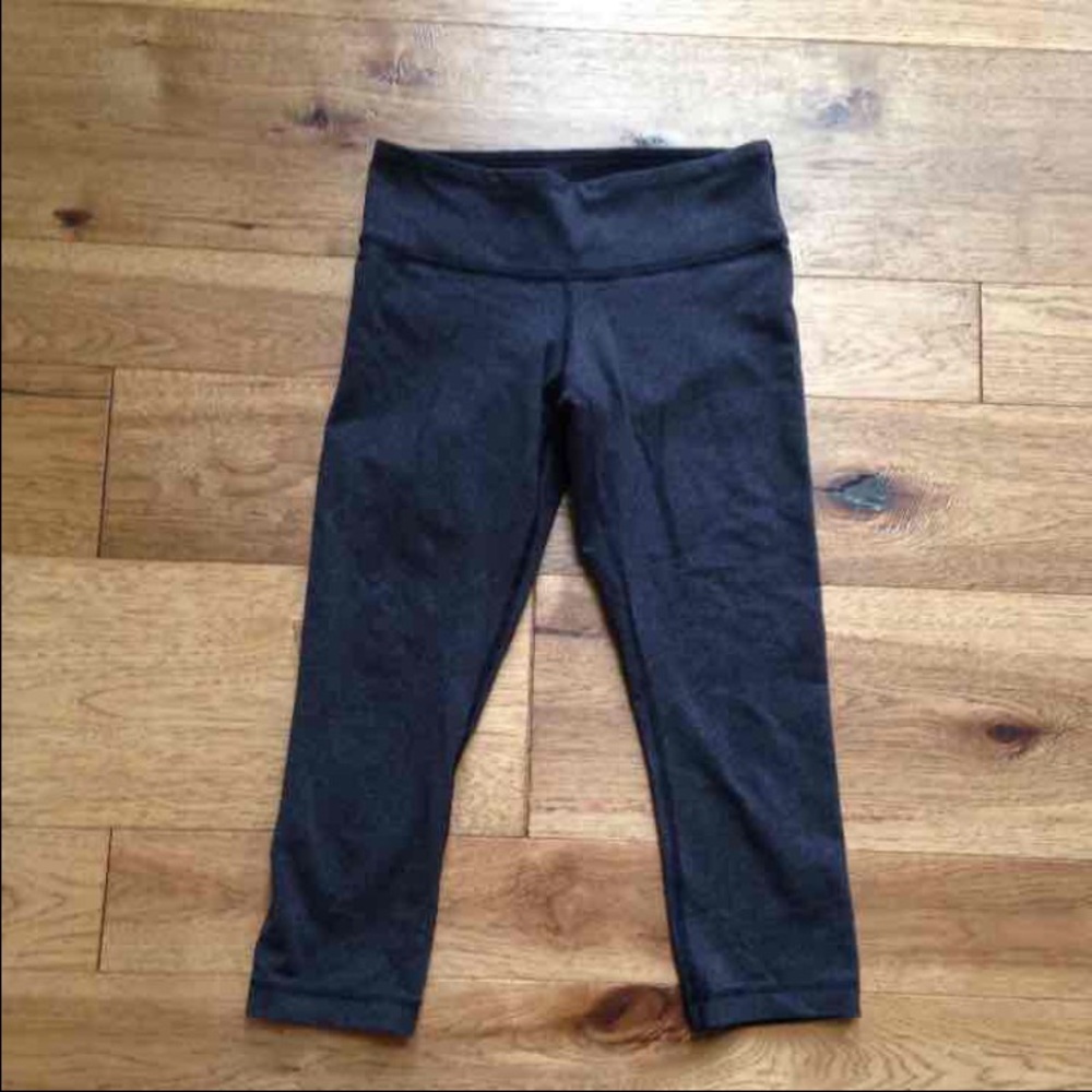 Lululemon cropped tights size 6