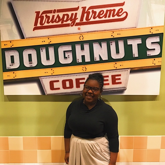 Meet your Posher, Mikayla - Picture 1 of 1