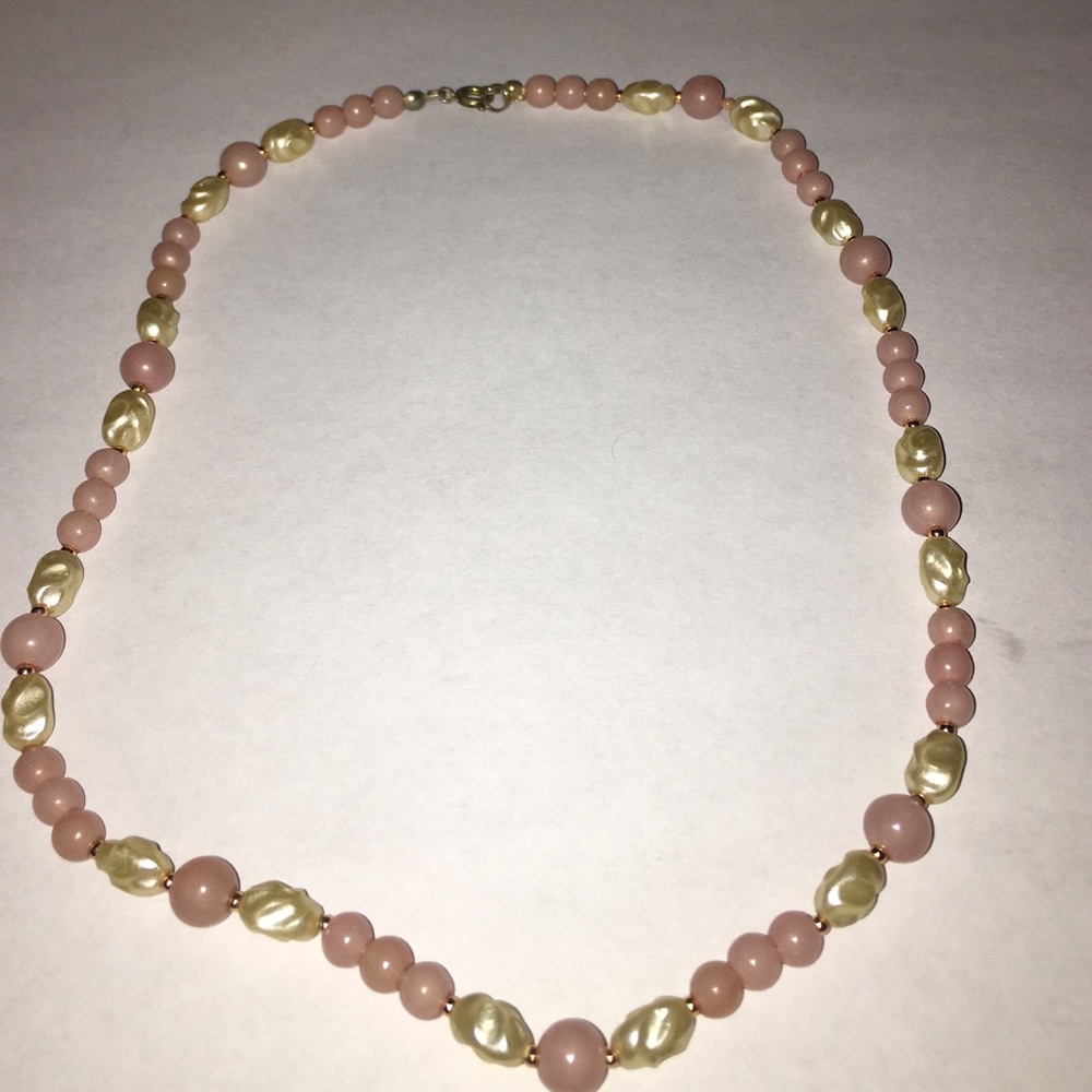 pink and pearl bead necklace