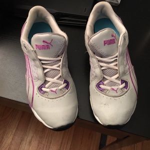 Grey and purple Puma shoes !