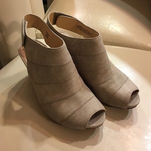 EARTHIES Suede Wedges, size 6.5