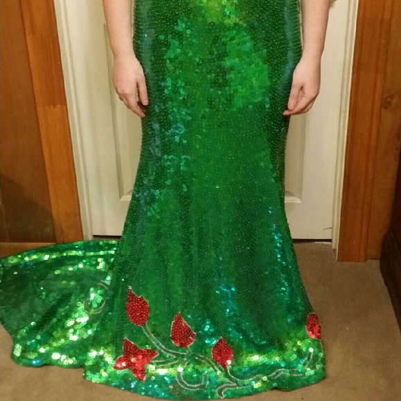 Evening gown - Picture 3 of 4