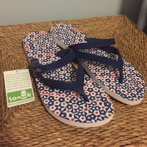 ❗️SALE❗️Sanuk flip flops