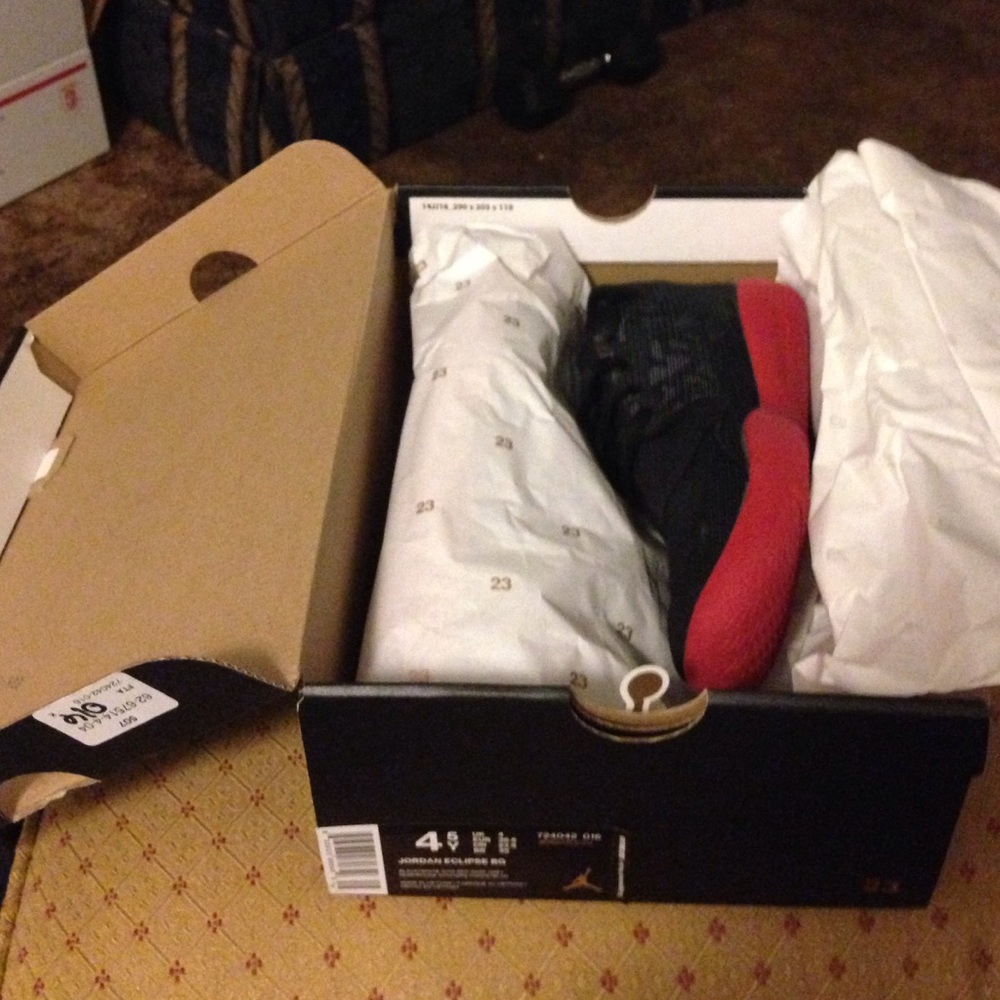 Jordan eclipse bg - Picture 4 of 4