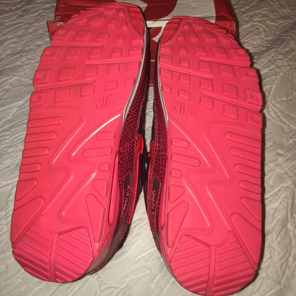 Burgundy Women's Nike Air Max 90 - Picture 3 of 4