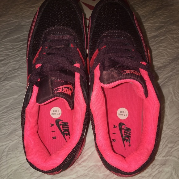 Burgundy Women's Nike Air Max 90 - Picture 2 of 4