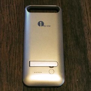 iPhone 5 Charging Case