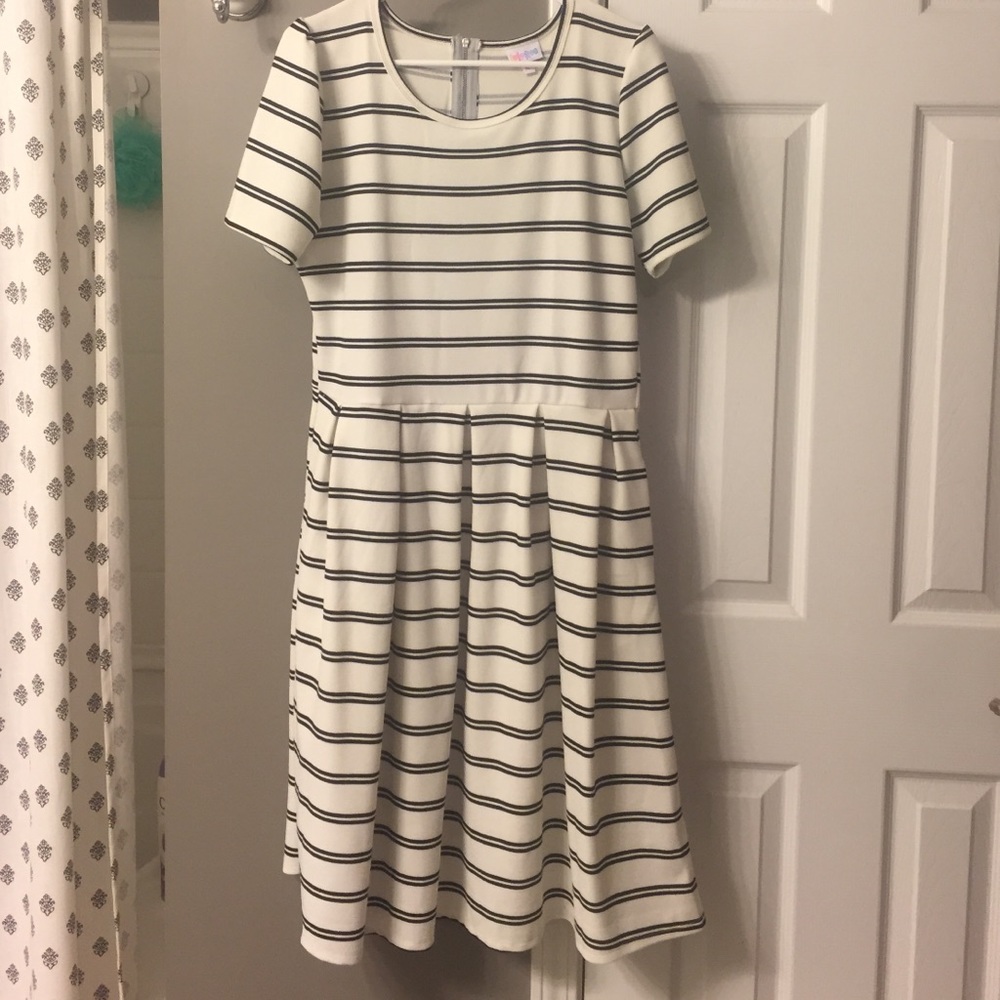 XL Striped LuLaRoe Amelia dress