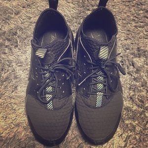 Nike Huarache all black