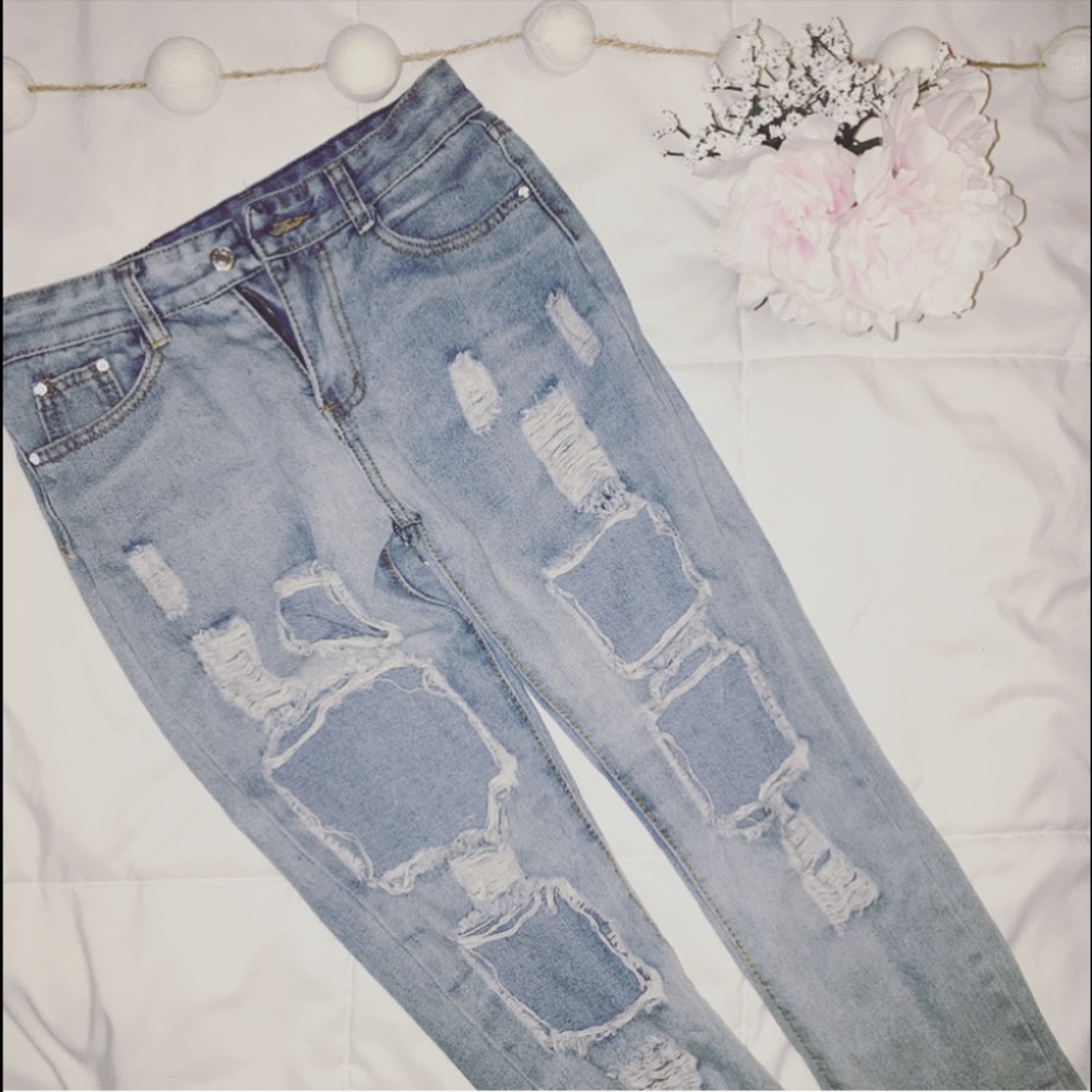 Ripped Boyfriend Jeans