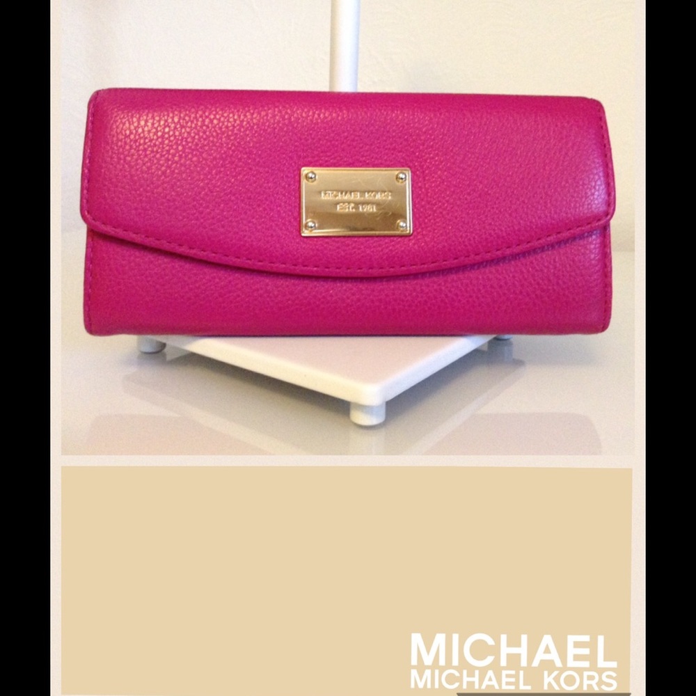 Authentic Michael Kors Hot Pink Wallet.