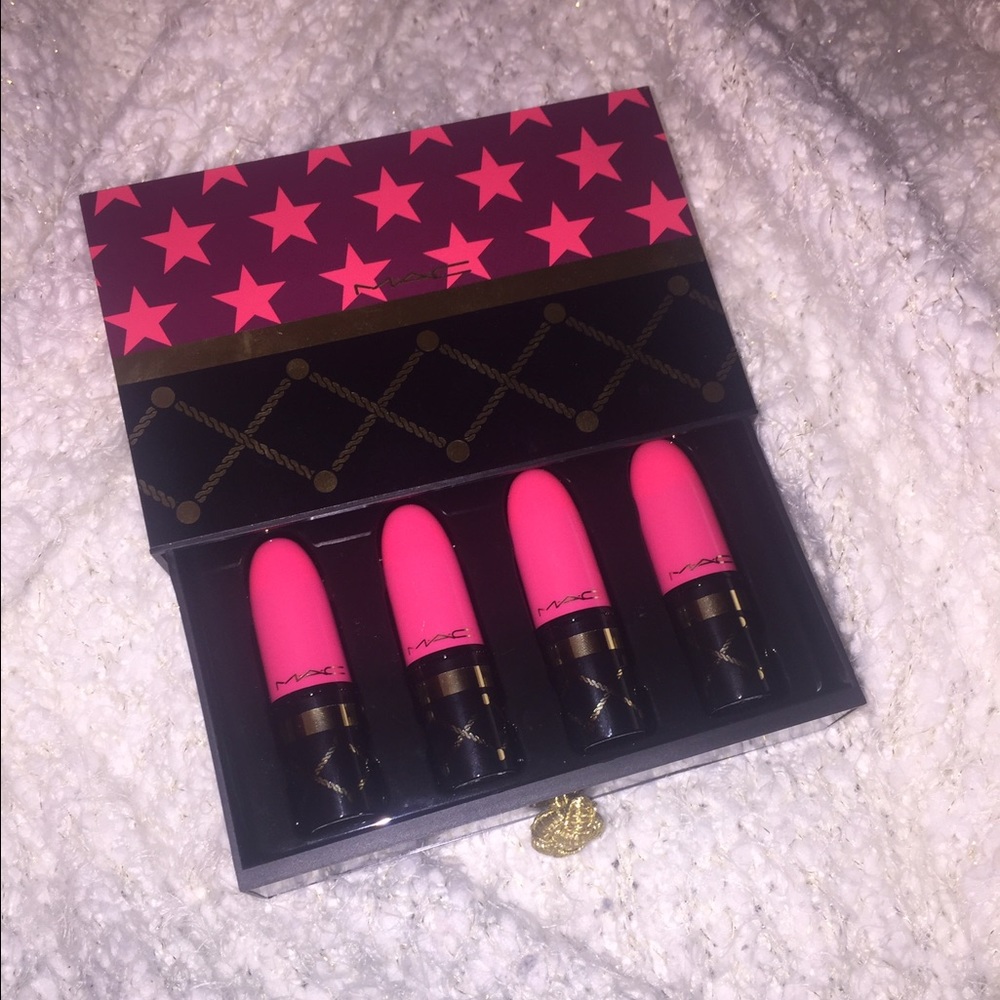 NEW MAC MAKEUP LIP SET