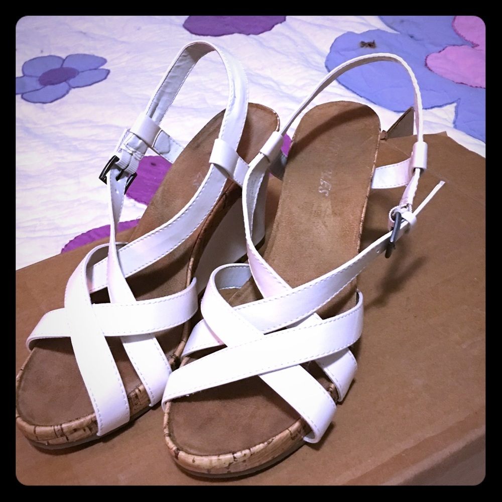 AEROSOLES Pretty Plush Wedge Sandal Size 8W EUC