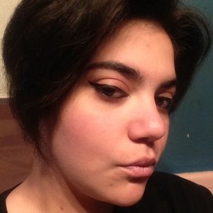 Meet your Posher, Dana