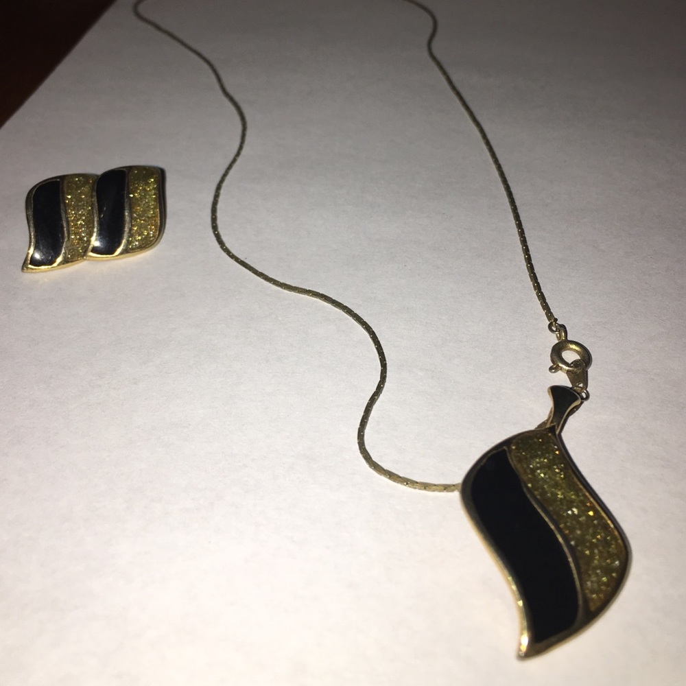 silver chain necklace with black & silver pendant
