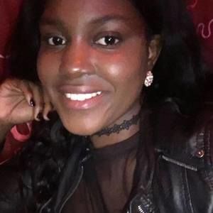 Meet your Posher, Simone