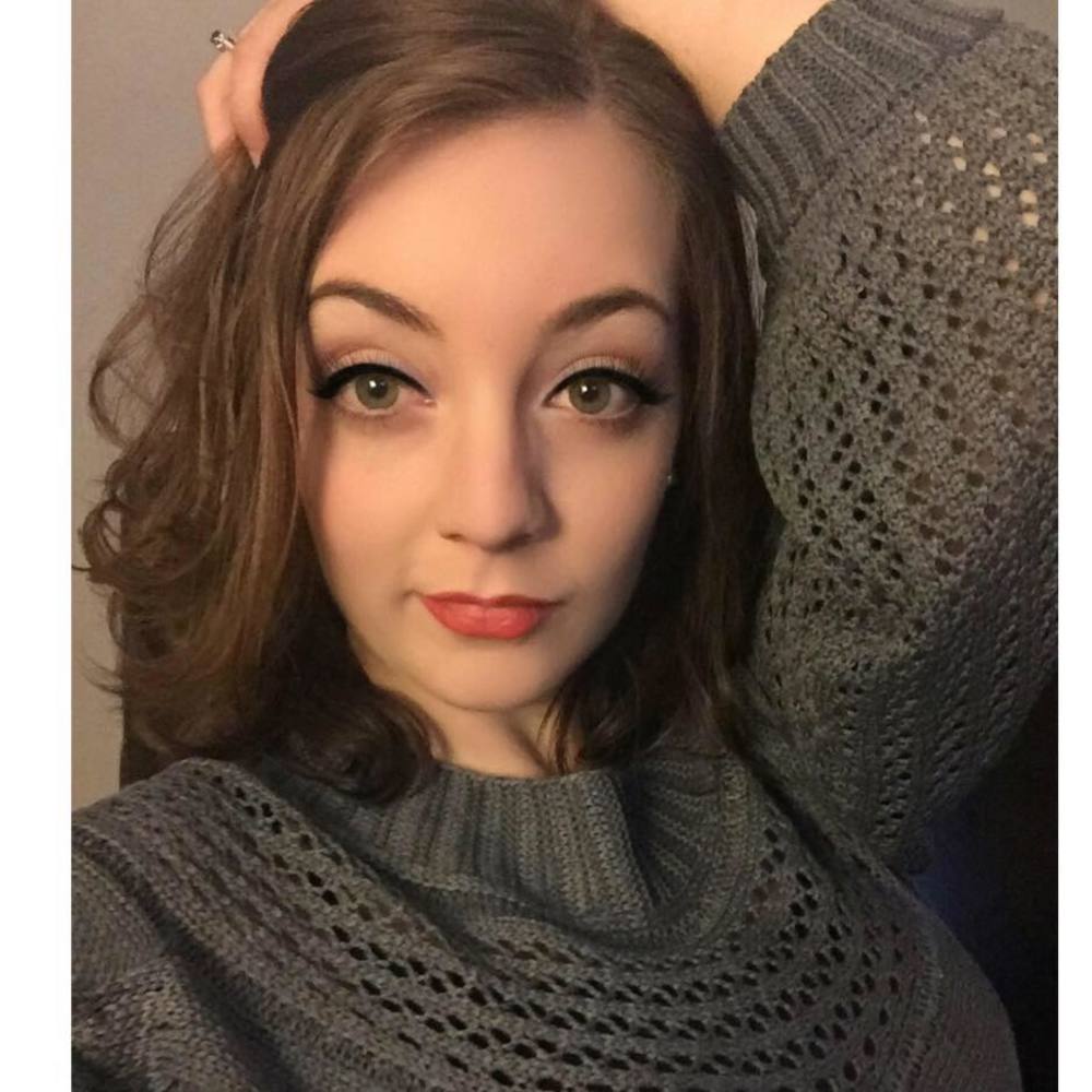 Meet your Posher, Alexis