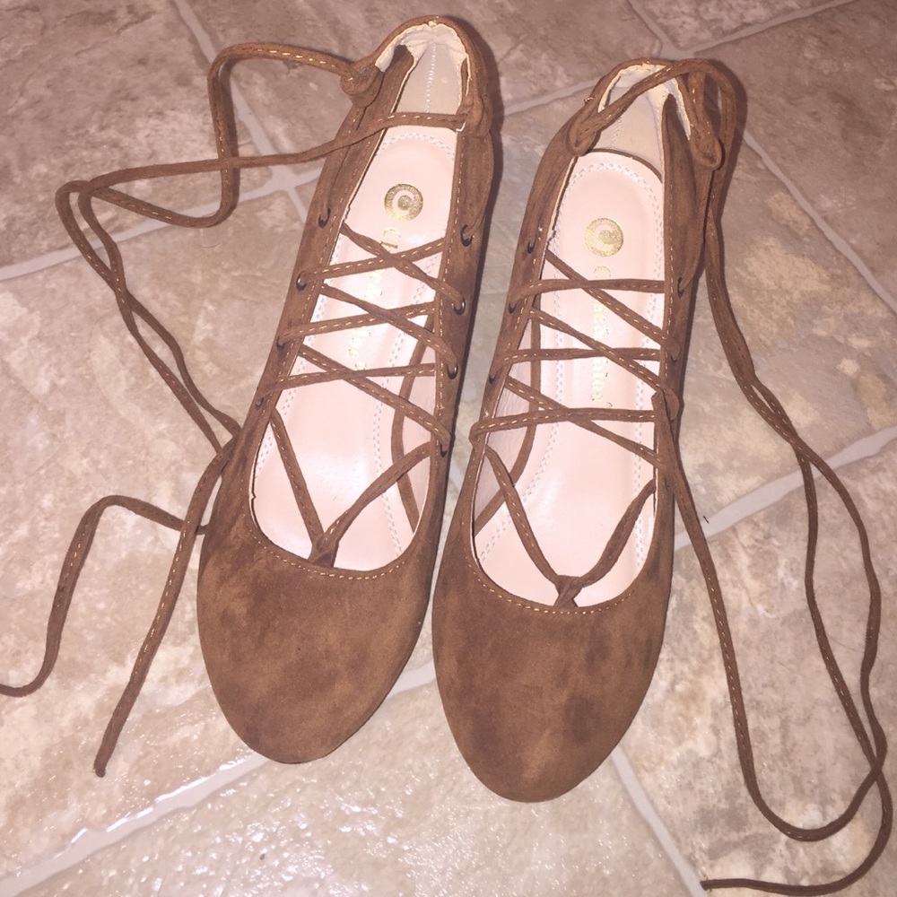 NWOT lace up camel colored heels