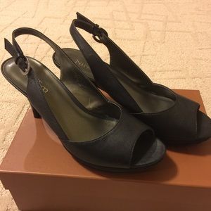 Nine & Co. Black Pumps Sandals