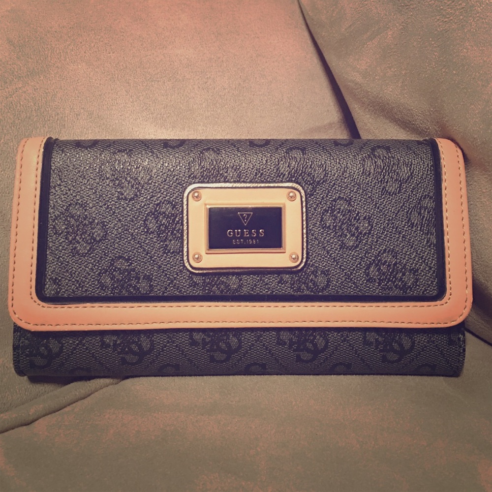 Guess Trifold Wallet