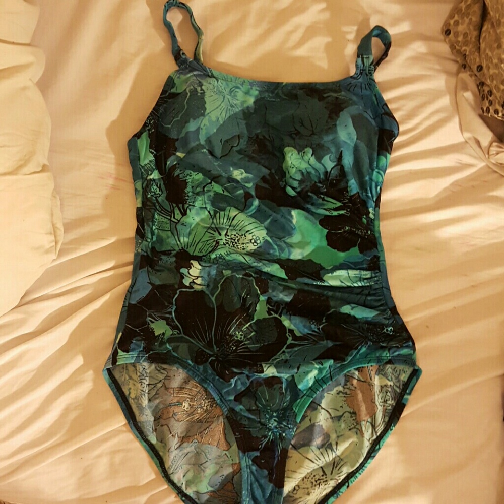 Bathing suit swim suit