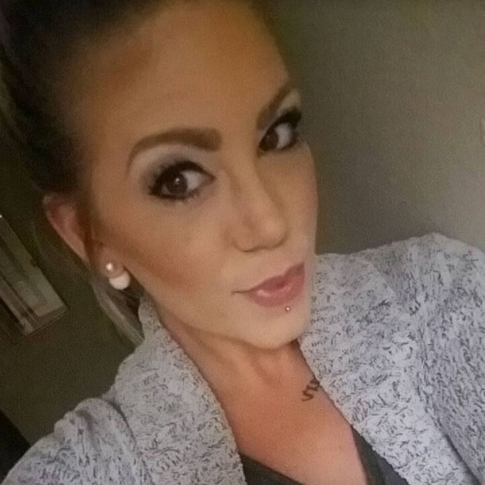 Meet your Posher, Cassandra