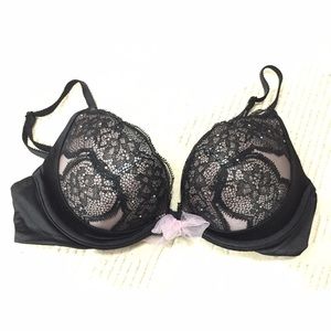 Victoria's Secret Lace Bombshell Bra
