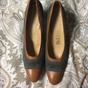 DeLiso size 7.5 green shade with brown leather.