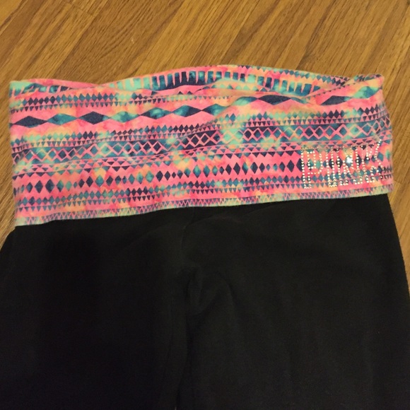 Victoria secret yoga pants - Picture 2 of 3