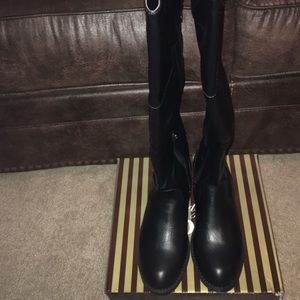 Black size 8 knee high riding boots