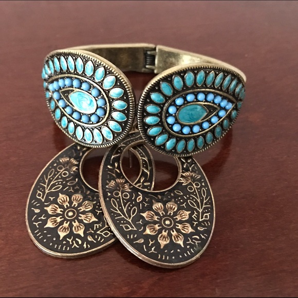 Bracelet and Earrings - Picture 1 of 4
