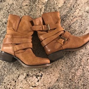 FLASH SALE!!! Steve Madden booties! Size 6.5. NWOT