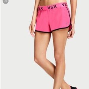 VS the player running shorts xs
