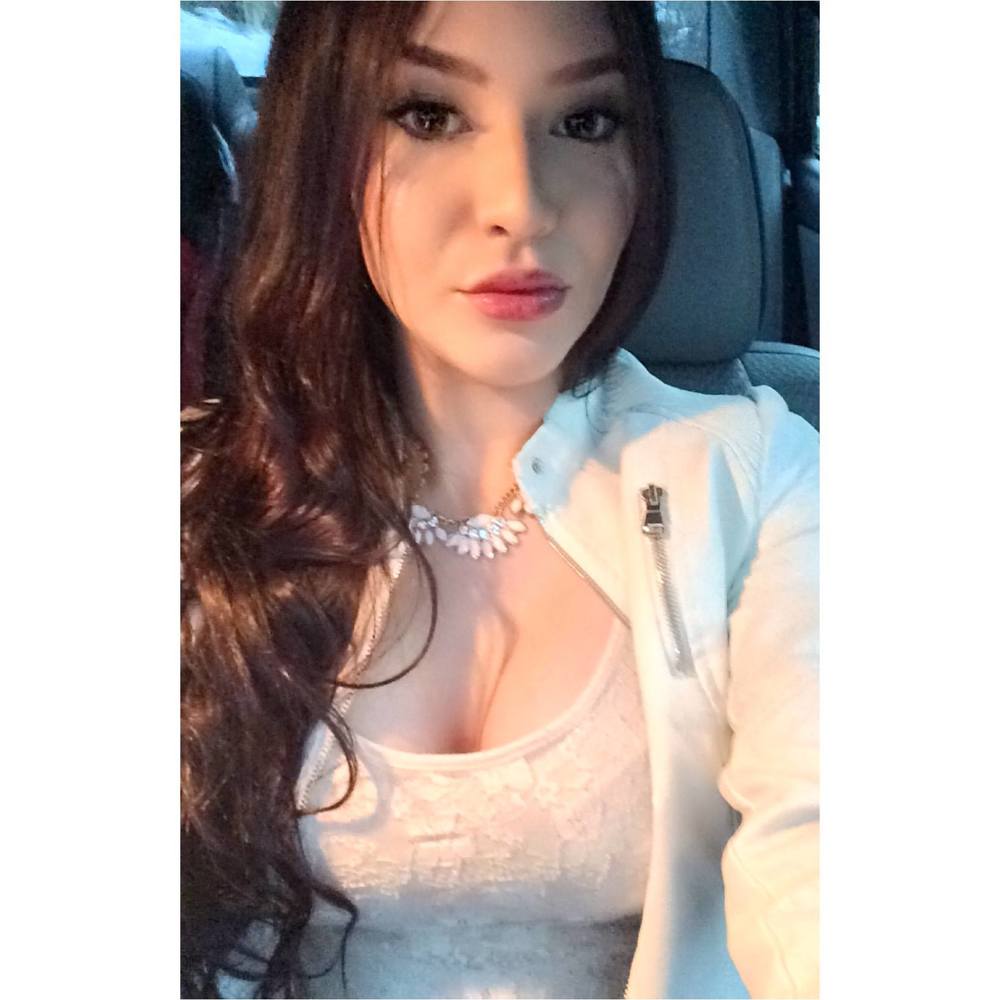 Meet your Posher, Ambar