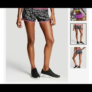 VS the player running shorts size xs