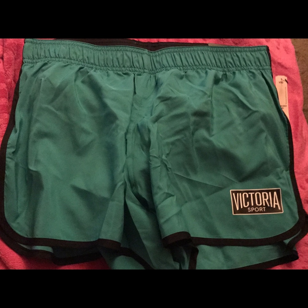 VS the player running short xs