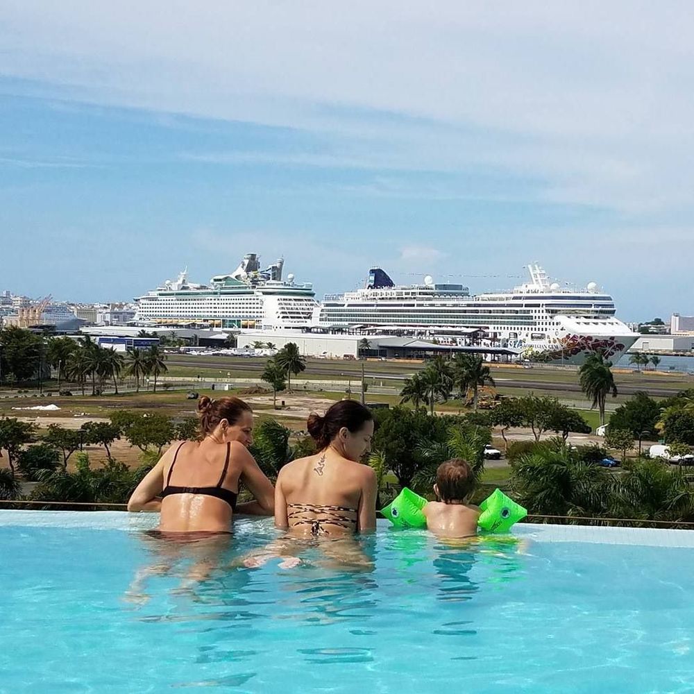 Meet your Posher, Lola