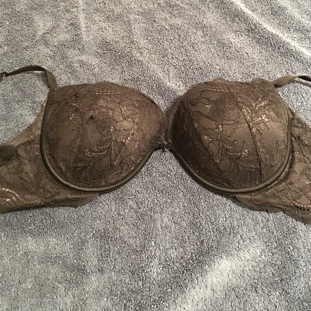 VS plunge push up. 36D. Lace. Not messing around.