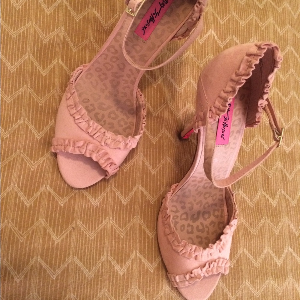 Dusty Pink Betsey Johnson Pumps NWOT
