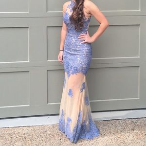Prom dress size 6 but fits like a 2-4!