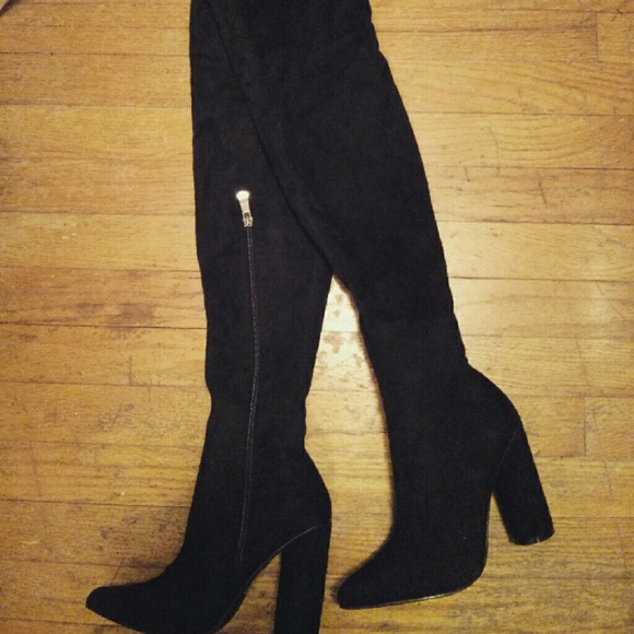 Cape Robbin 
 Shoes - Stretched suede Over-The-Knee boots (Round heeled)