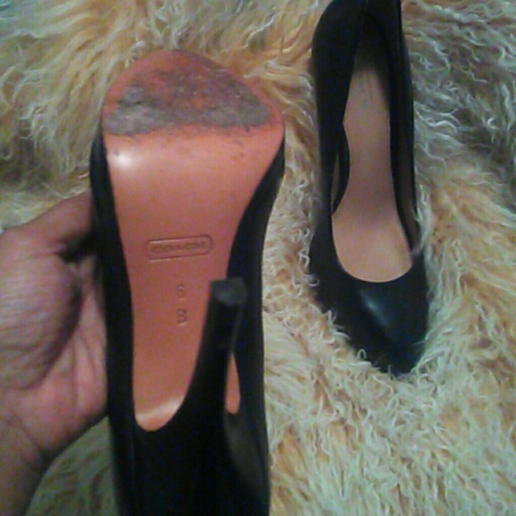 Pumps - Picture 2 of 3